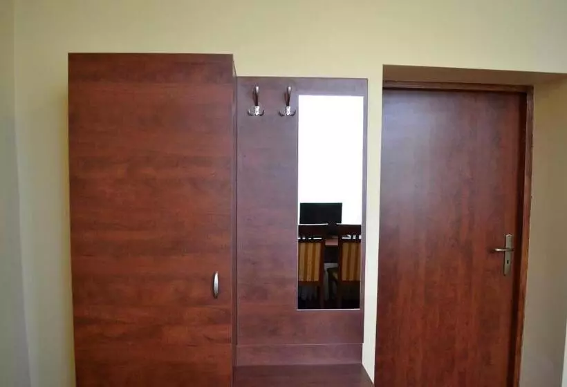 Aamiaismajoitus (B&B) Noclegi Sezam