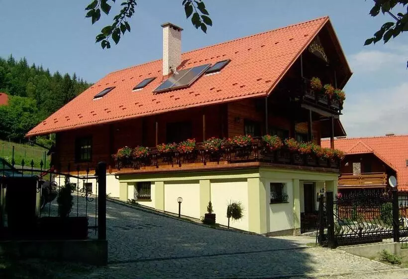 Aamiaismajoitus (B&B) Willa Stareczka