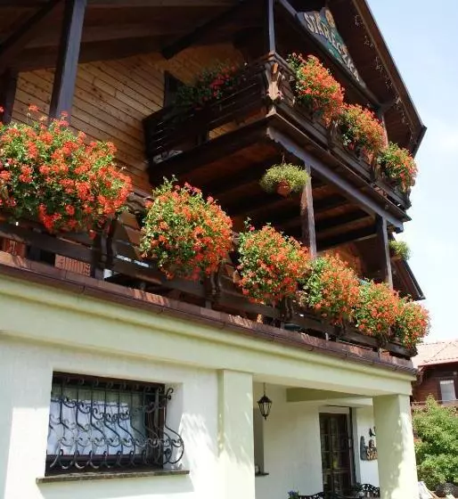 Aamiaismajoitus (B&B) Willa Stareczka