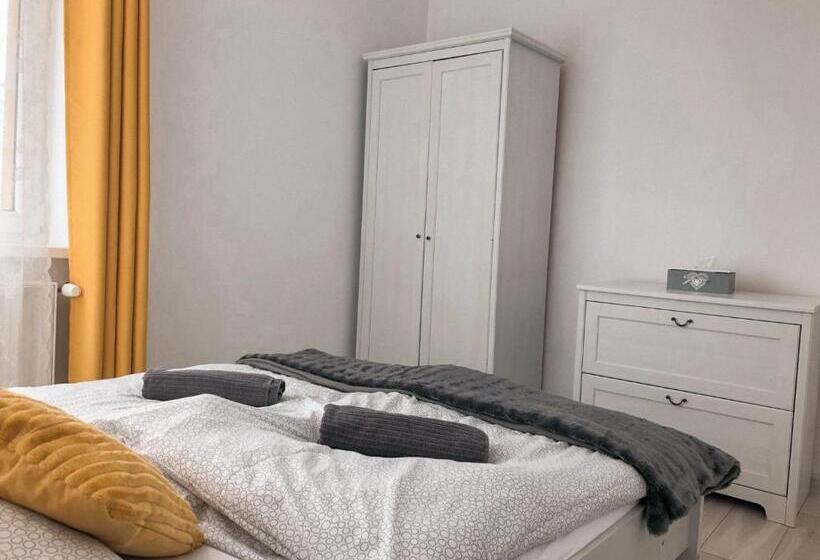 Hostel Przed świtem