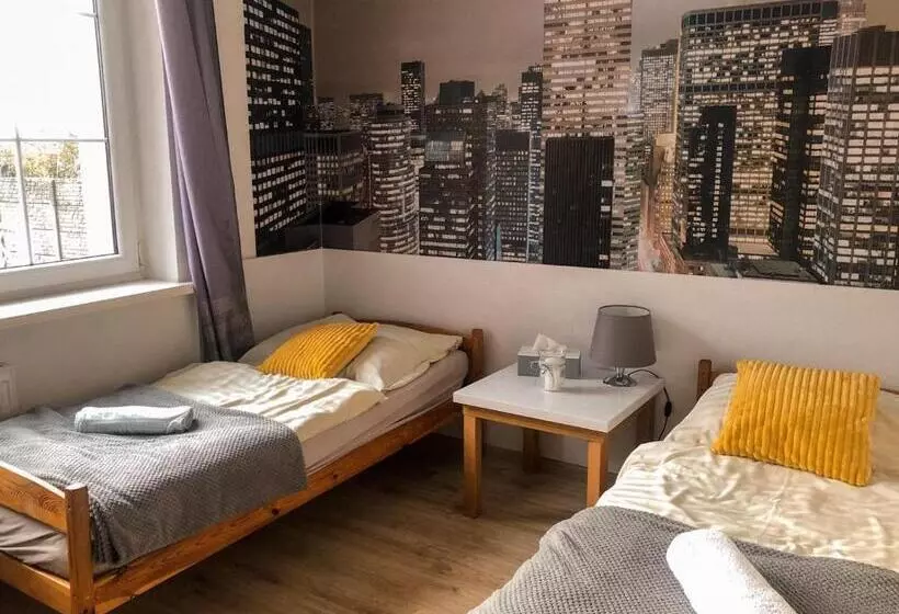 Hostel Przed świtem