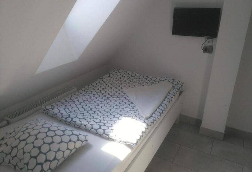 Hostel Przed świtem