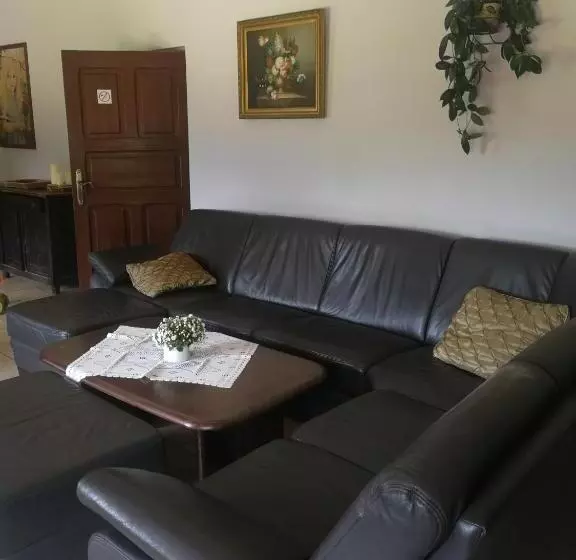 Hotelli Agroturystyka  żabi Dołek
