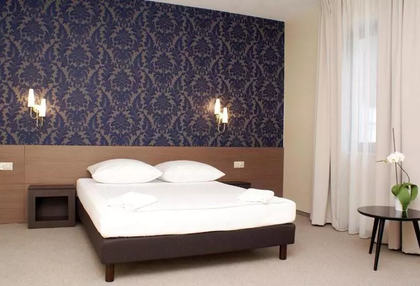 ホテル Cztery Pory Roku