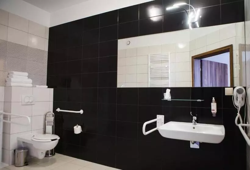 ホテル Cztery Pory Roku