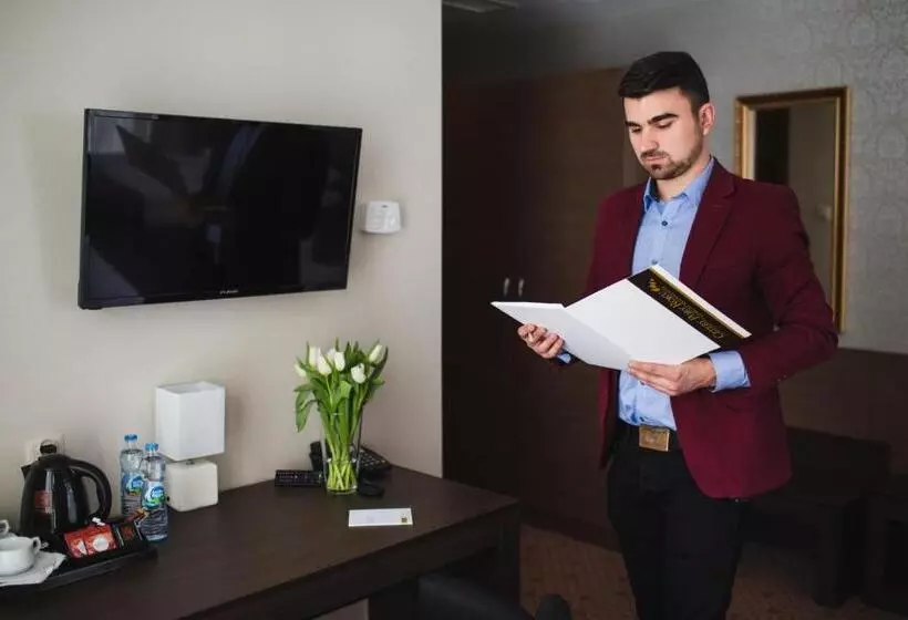 ホテル Cztery Pory Roku