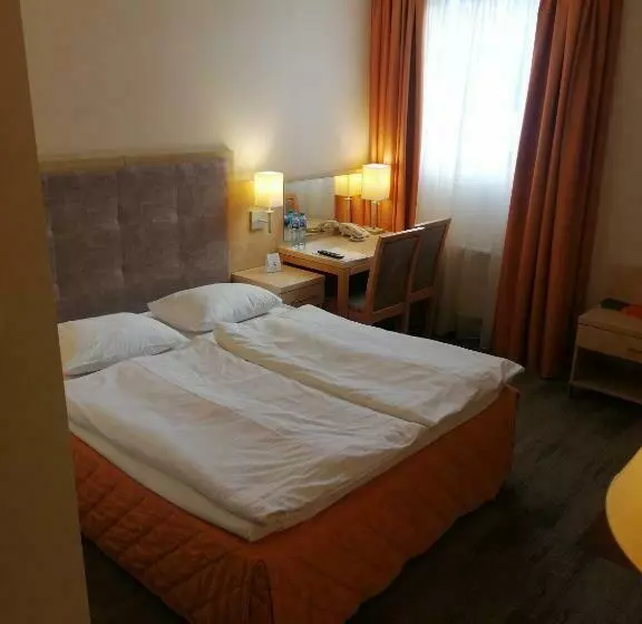 Hotelli Orange Przeźmierowo