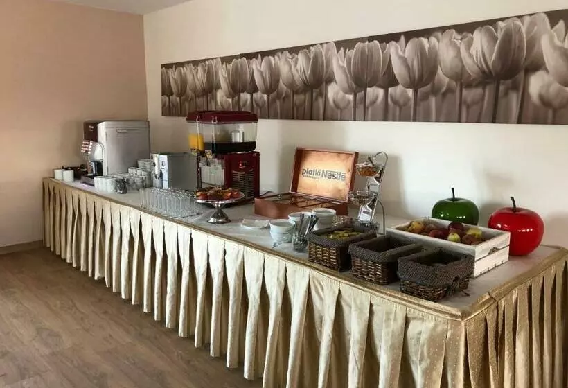 Hotelli Orange Przeźmierowo