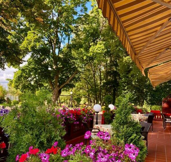 بنسيون Straszny Dwór