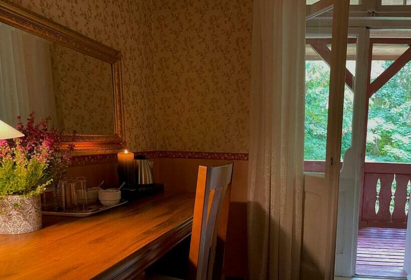 بنسيون Straszny Dwór