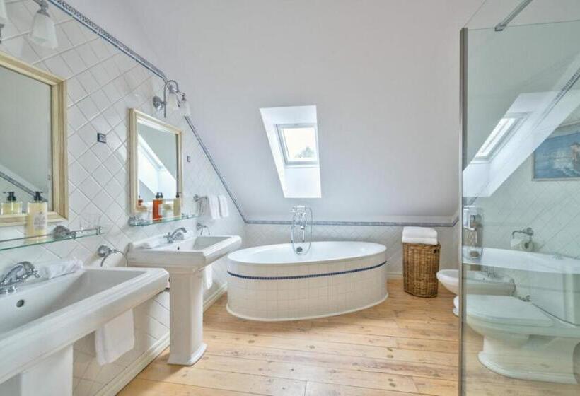 Курорт Ciekocinko Powozownia