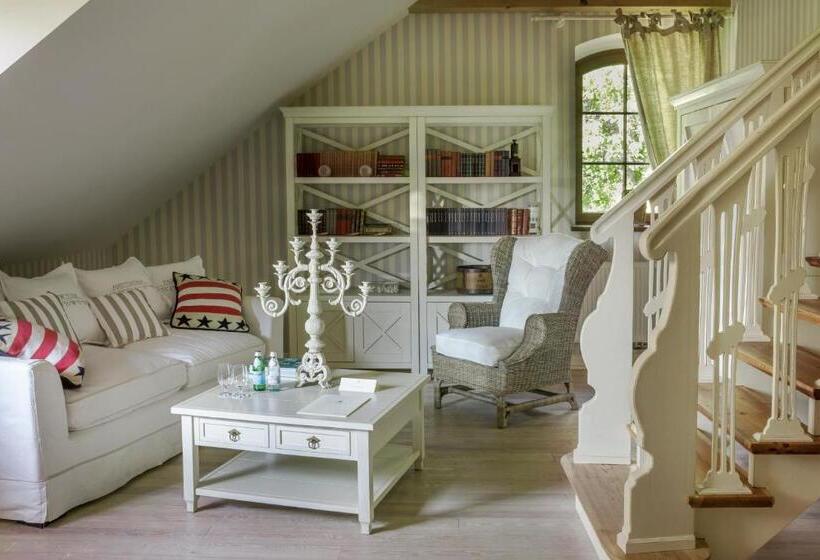 Курорт Ciekocinko Powozownia