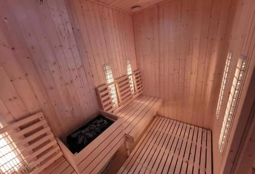 Lomakeskus Koral Live