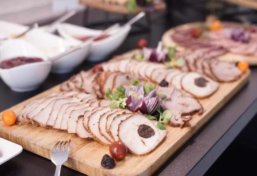 Lomakeskus Koral Live