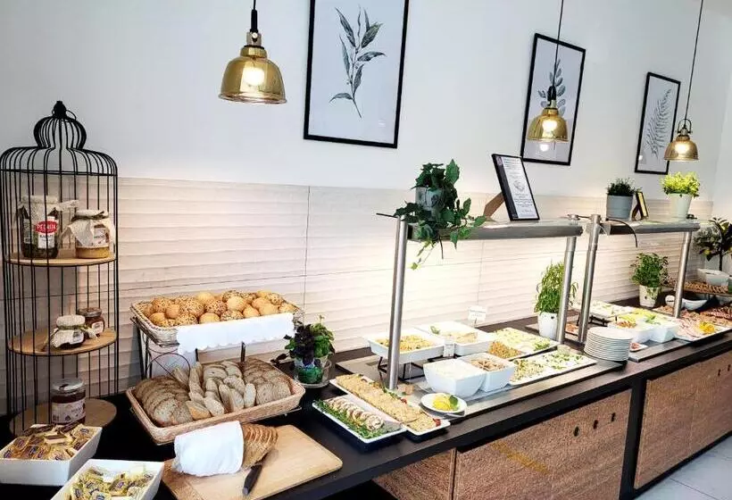 Lomakeskus Koral Live