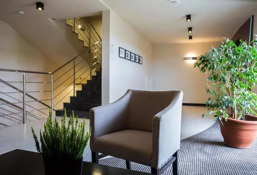 Lomakeskus Koral Live