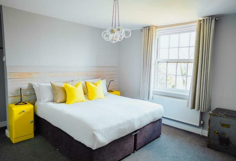 ベッドアンドブレックファースト The Fox Inn