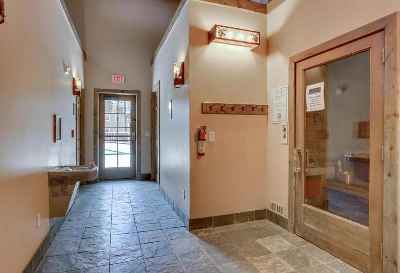 ホテル Collins Lake Condo