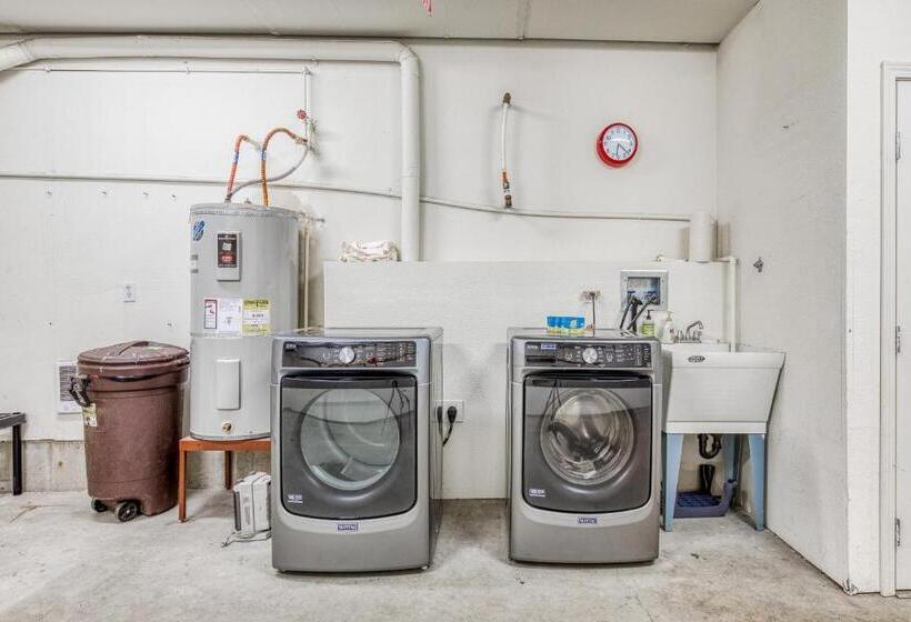 ホテル Collins Lake Condo