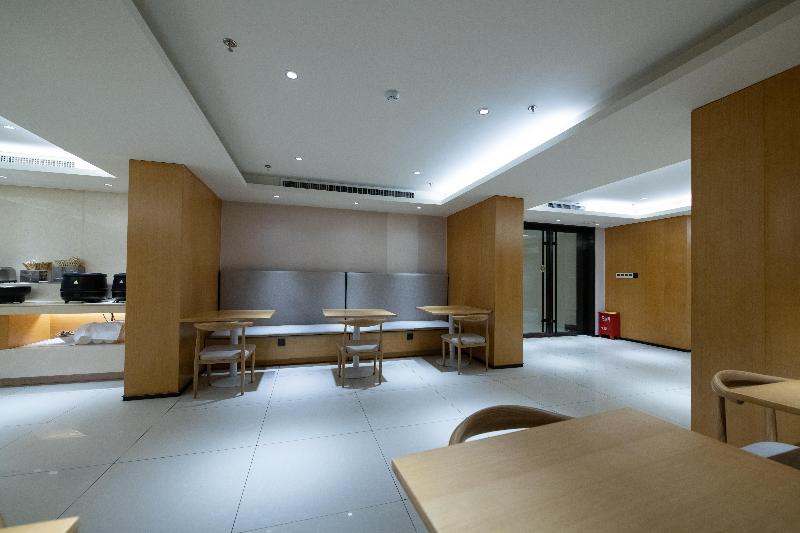 Hotel Ji Urumqi Railway Bureau