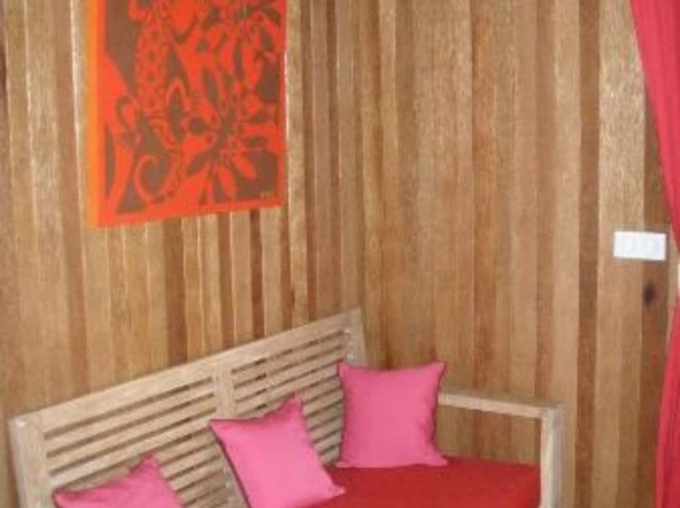 Отель Pension La Perruche Rouge