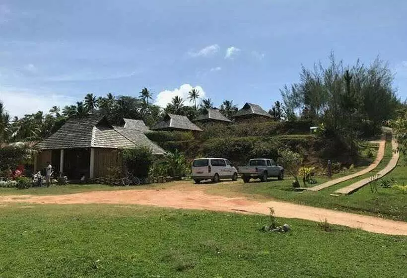 هتل Pension La Perruche Rouge