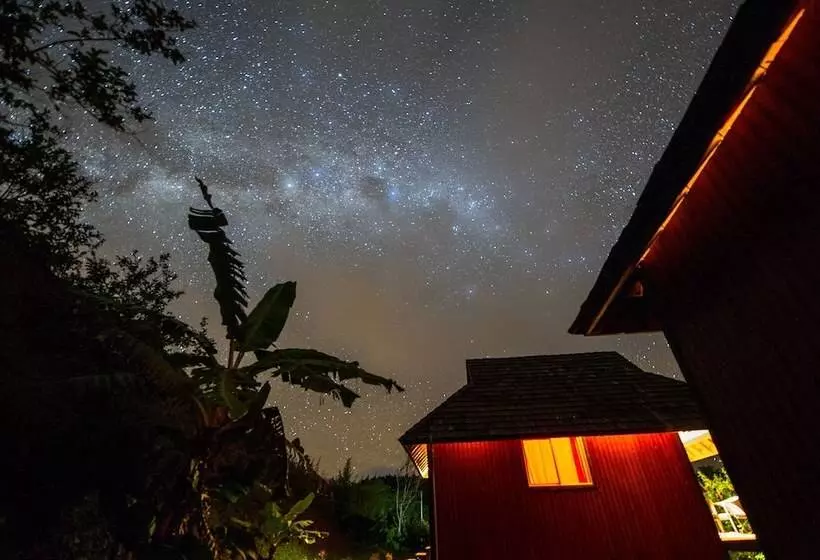 هتل Pension La Perruche Rouge