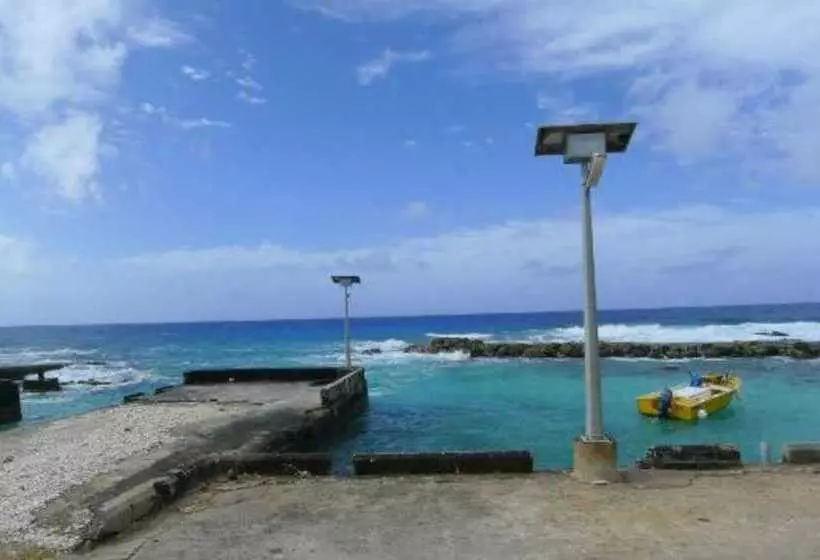 هتل Pension La Perruche Rouge