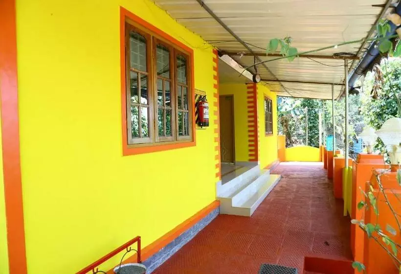 ペンション Adam Homestay