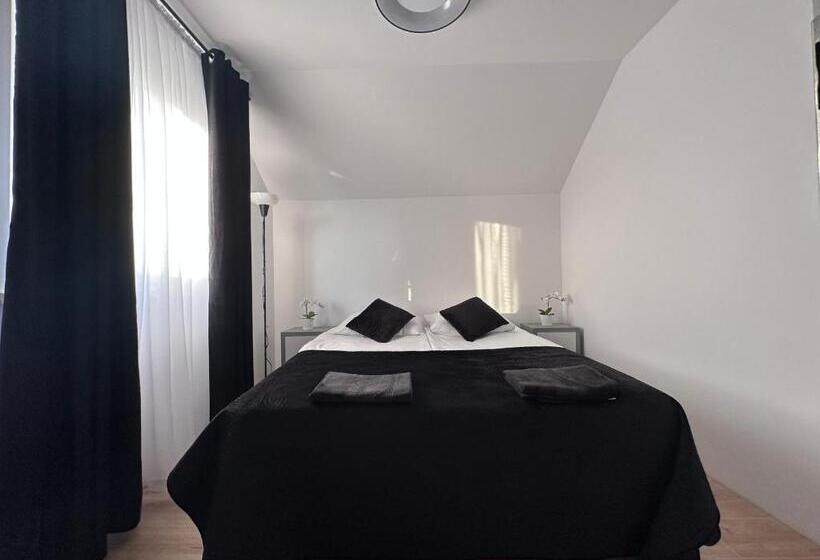 Пансион Nt Holiday