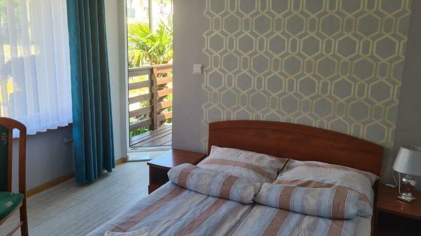 펜션 Willa Karawela