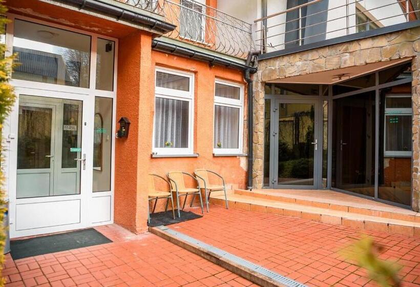 استراحتگاه Willa Safona