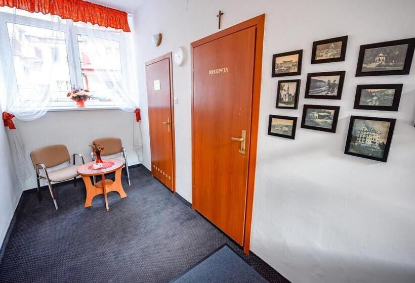 استراحتگاه Willa Safona