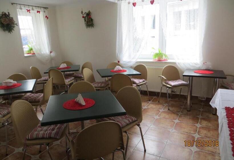 استراحتگاه Willa Safona