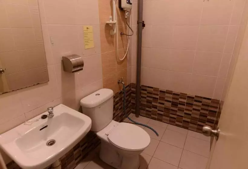 Retkeilymaja Desaru Penawar Inn