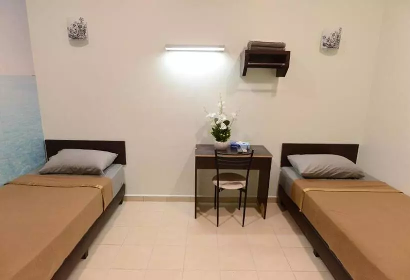 Retkeilymaja Desaru Penawar Inn