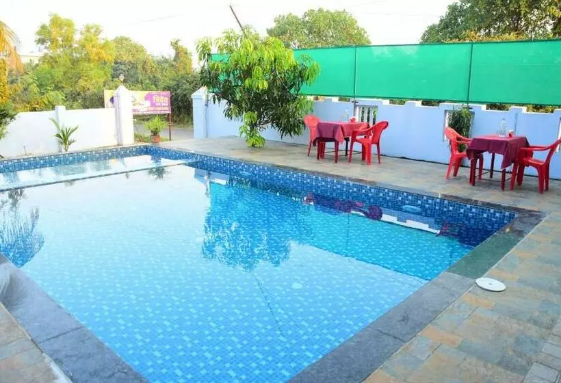 Aamiaismajoitus (B&B) Tridev Coaustal Villa