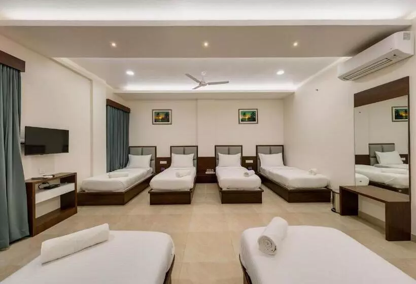 Hotelli Aaradhya Adorer