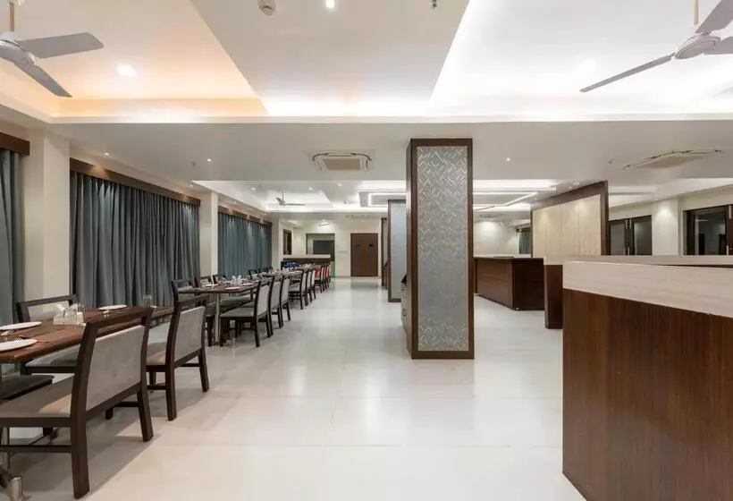 Hotelli Aaradhya Adorer