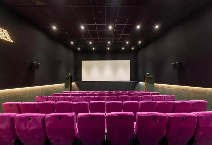 Hotelli Aaradhya Adorer