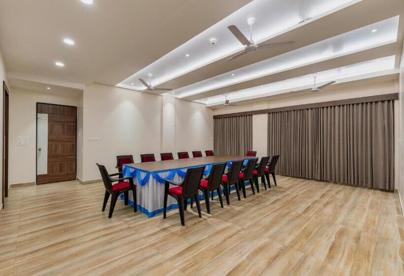 Hotel Aaradhya Adorer