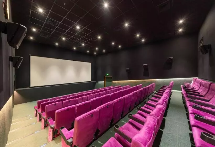 Hotelli Aaradhya Adorer