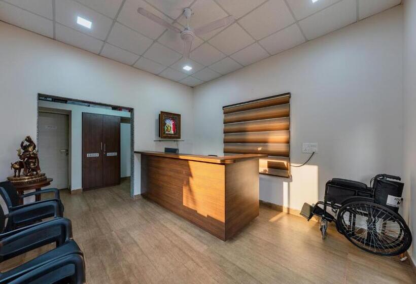 Hotel Aaradhya Adorer