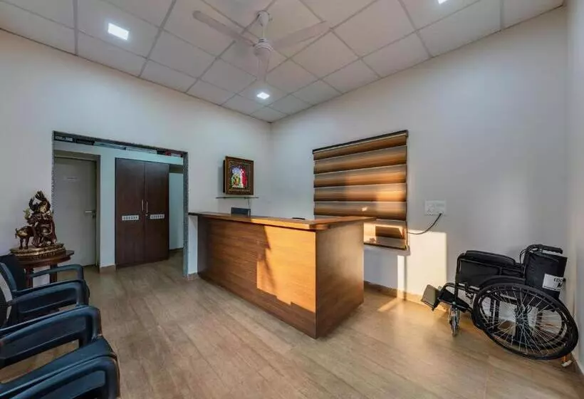 Hotelli Aaradhya Adorer