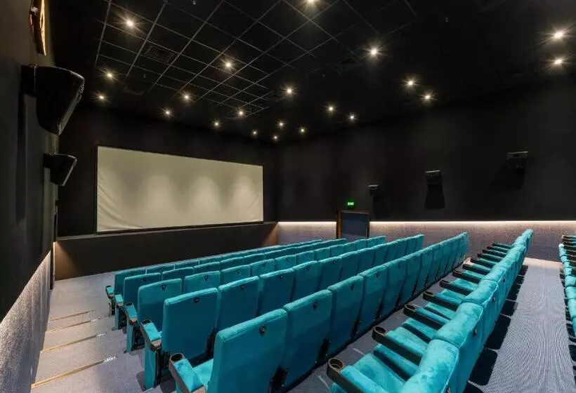 Hotelli Aaradhya Adorer