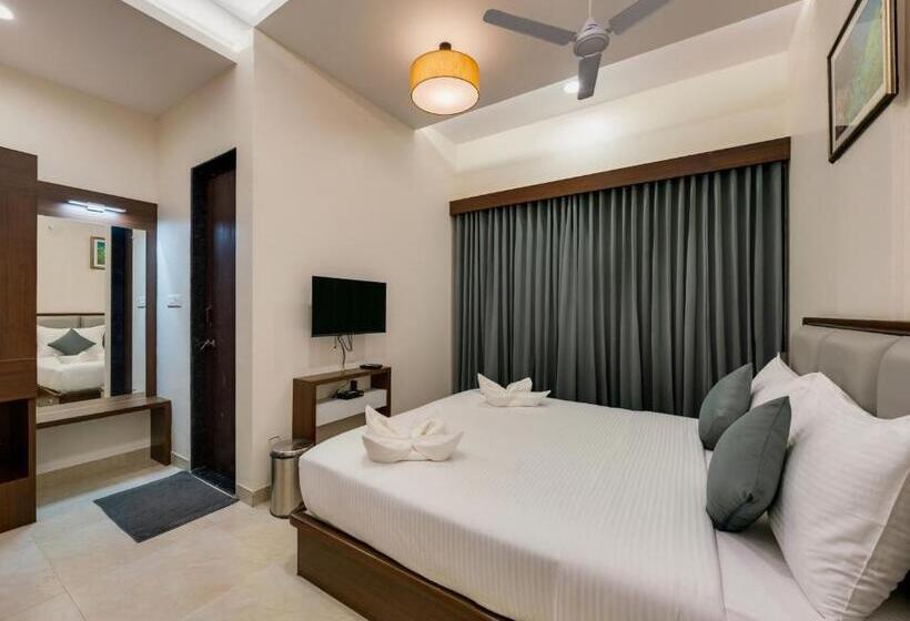 Hotel Aaradhya Adorer