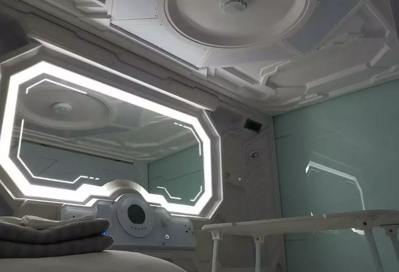 Kapselihotelli Apollo Capsule