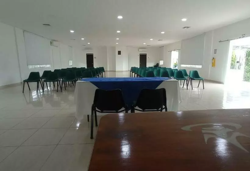 Hotelli Villa Mónaco