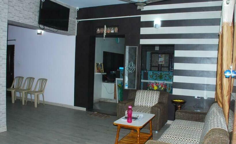 فندق Jayalakshmi