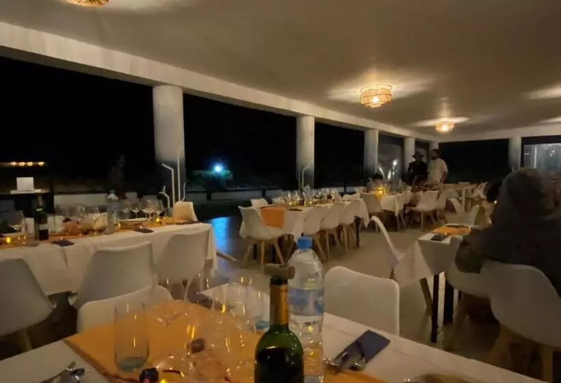 Hotelli Ponta Mar Resort